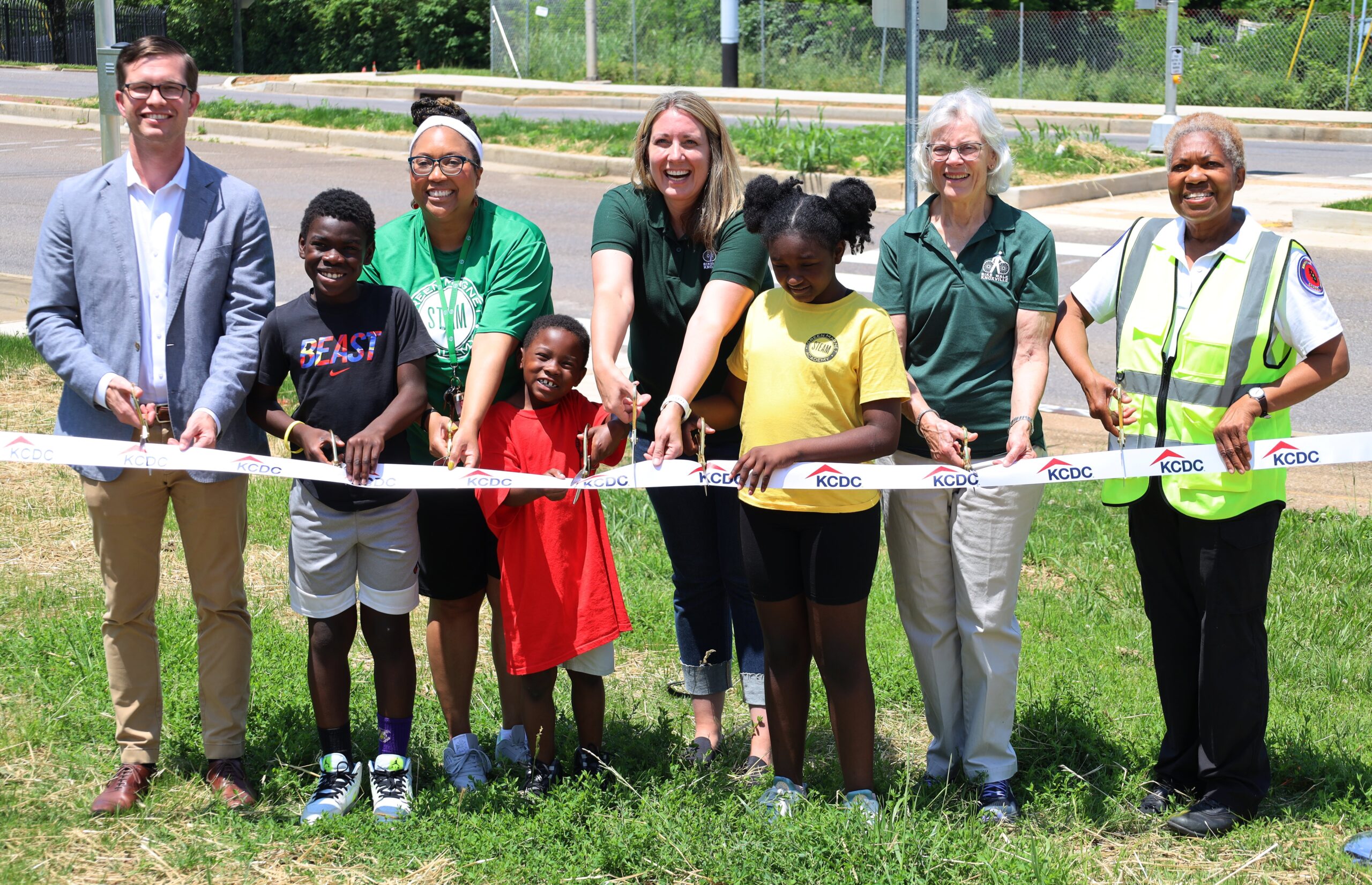Featured image for “Signalized crosswalk opens for schoolchildren living at First Creek at Austin”