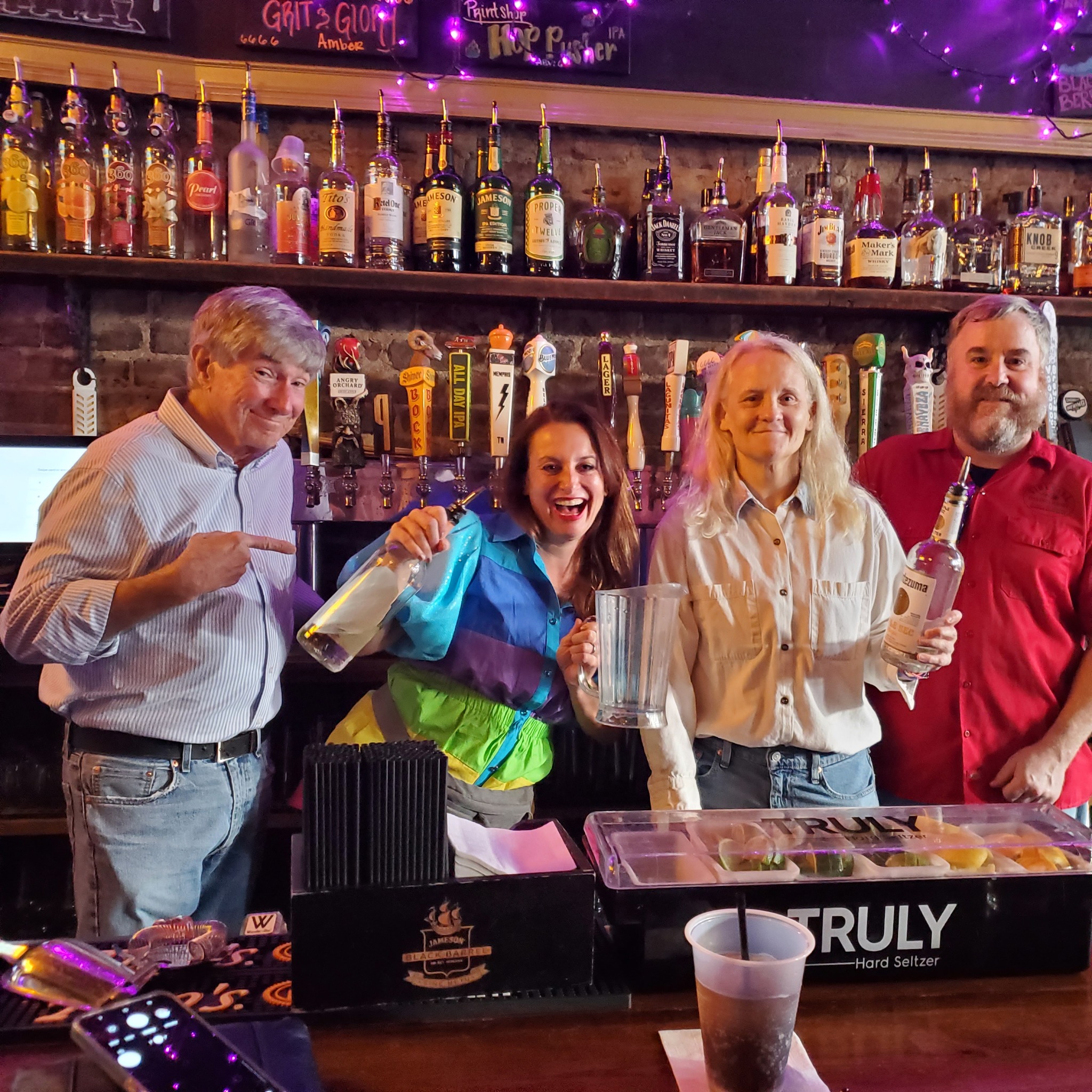 Featured image for “Cheers to a successful “Pint Night” last week with MoxCar’s own Leslie Wylie Bat…”